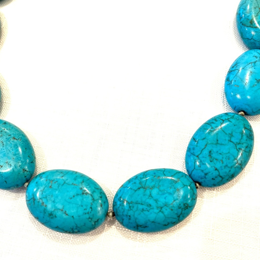Vintage ~ Turquoise Flat Oval Stones ~ Large Necklace with Spring Clasp - Picture 2 of 11